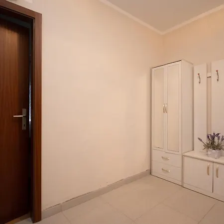 Apartment 6298b