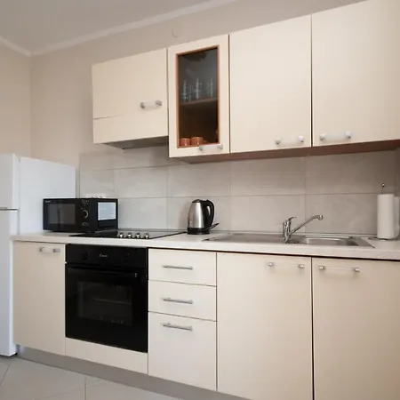Apartment 6298b