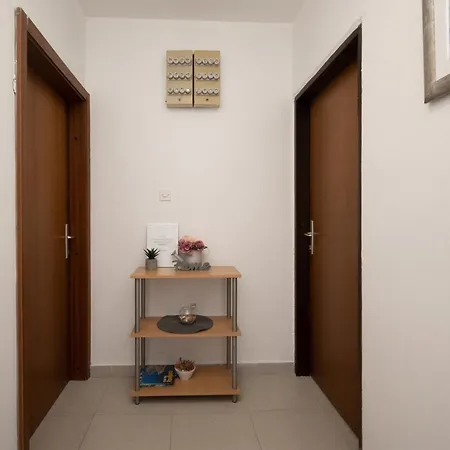 Apartment 6298b
