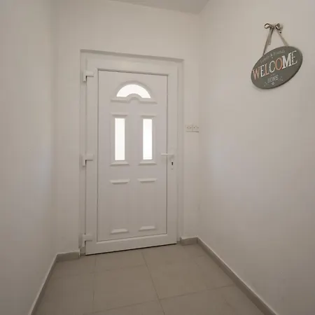 6298b * Povljana